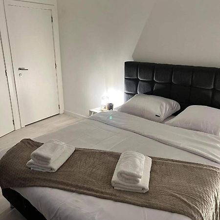 Ruime Luxe Kamer In Centrum Brugge Met Badkamer! Kültér fotó