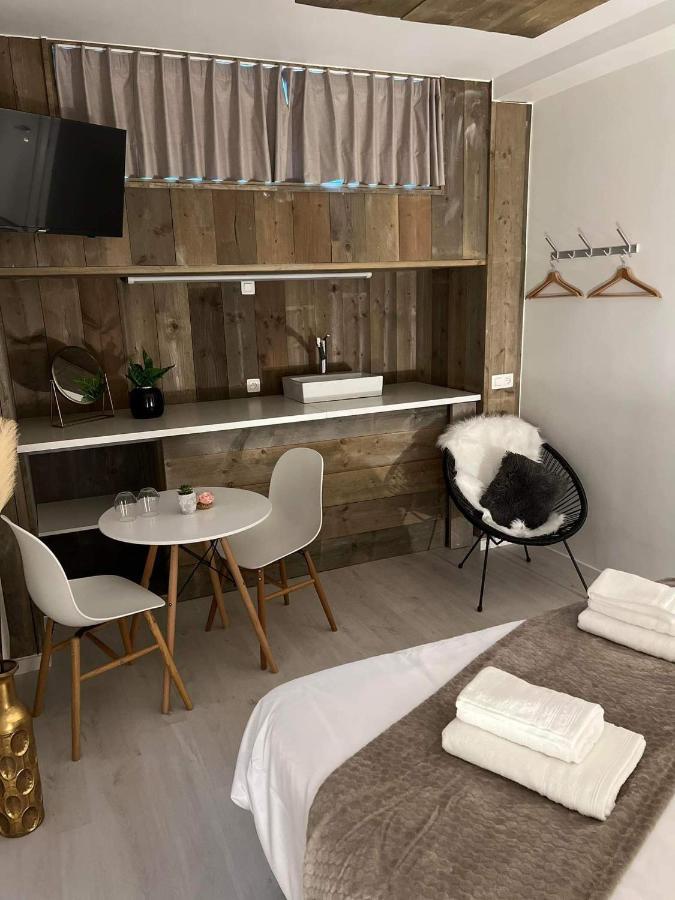 Ruime Luxe Kamer In Centrum Brugge Met Badkamer! Kültér fotó