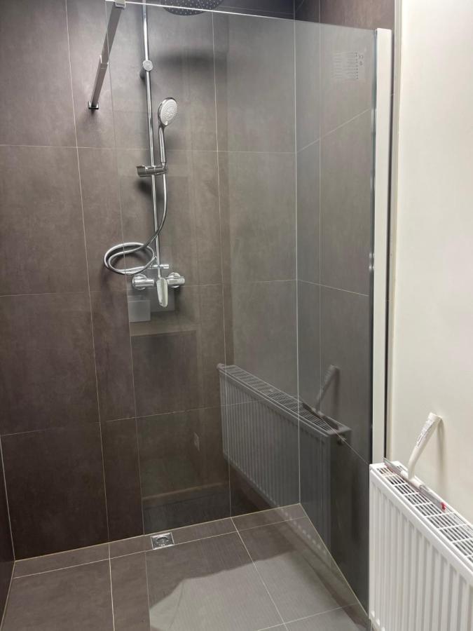 Ruime Luxe Kamer In Centrum Brugge Met Badkamer! Kültér fotó